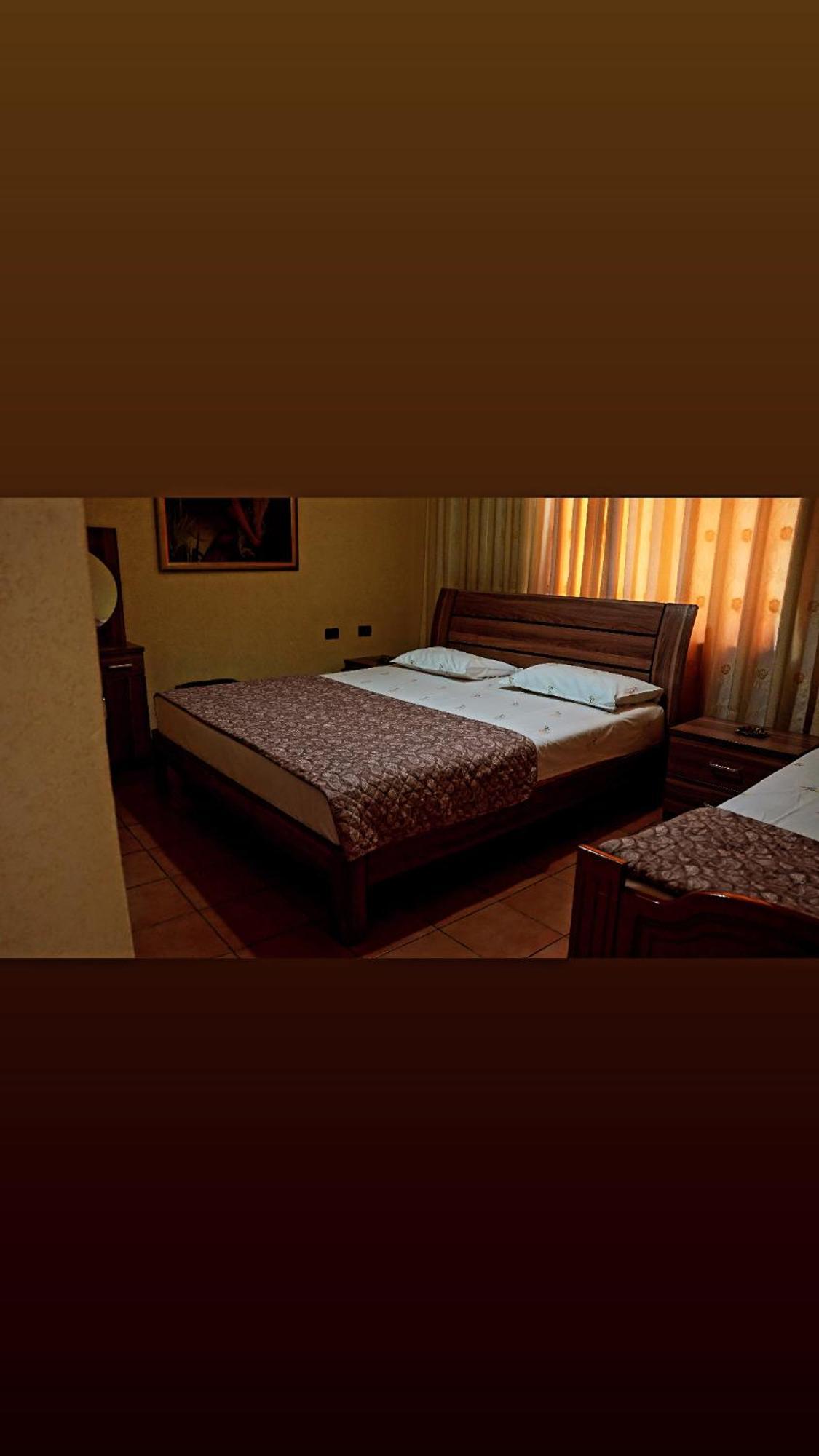 Alen Bar Hotel Tirana Exterior photo