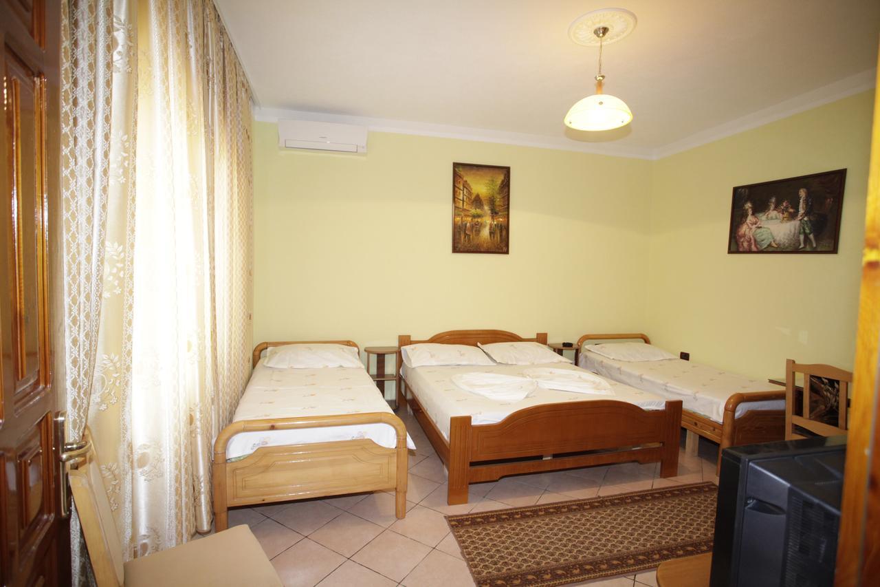 Alen Bar Hotel Tirana Exterior photo